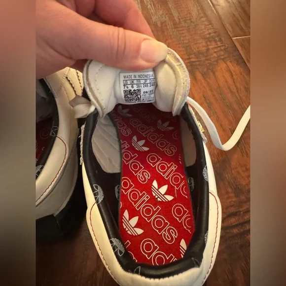 adidas White Leather Low-Top Sneakers with Black Midsole - Picture 10 of 11